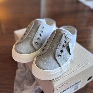 Taos "EZ Sole" Grey Canvas Sneakers - Women's 8 NWT